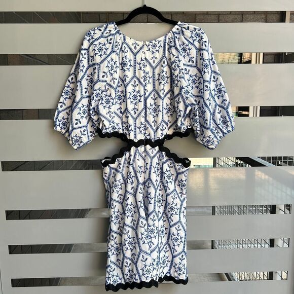 H&M White & Blue Eyelet Embroidered Cutout Dress Size M - Picture 3 of 8